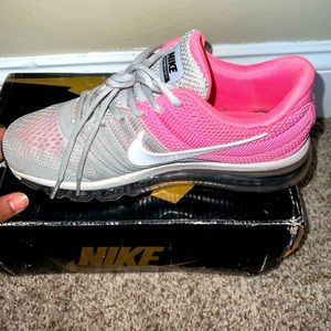 Woman’s Nike Air Max 2017